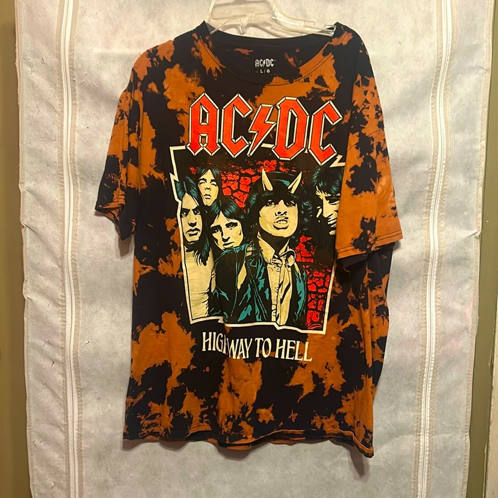 AC⚡️Dc Highway To Hell- L Shirt.
